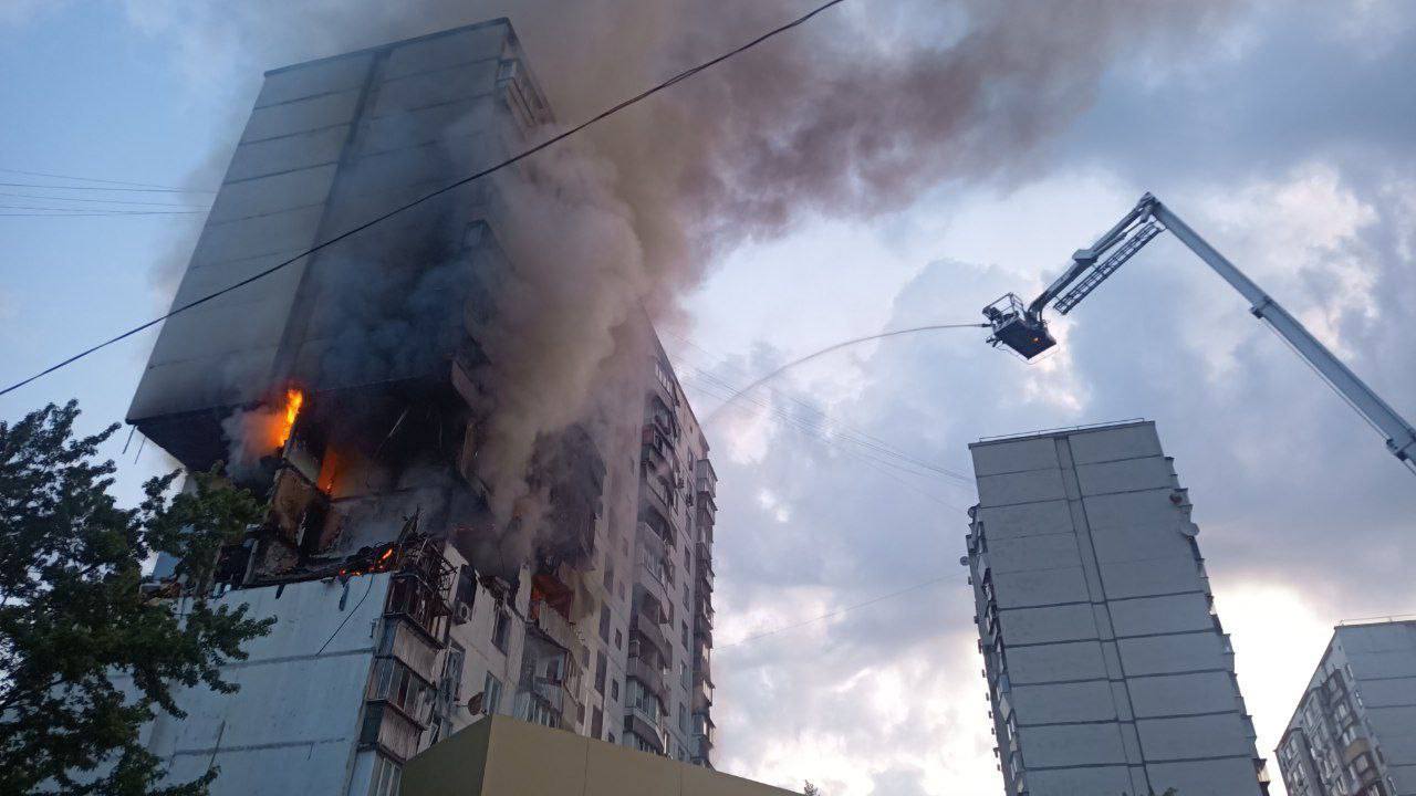 เมื่อเวลา 03.45 น. คืนนี้ เกิดเหตุระเบิดในอาคาร 16 ชั้นที่ ถนน Malyshka ในเคียฟ